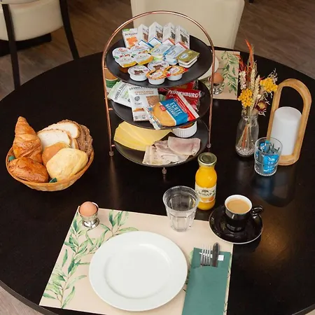 Hotel 50|50 Belmont Ede